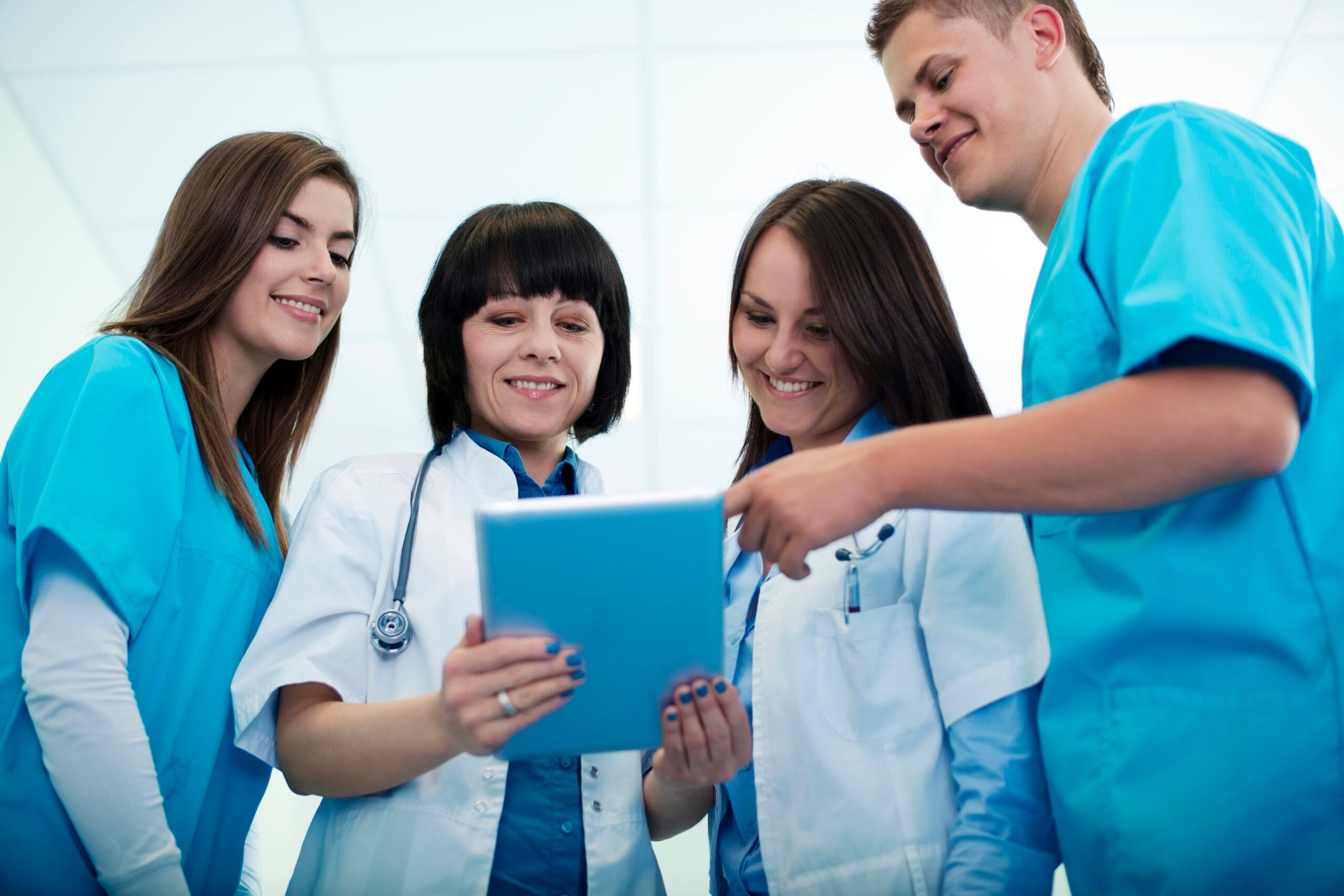 🩺 The Ultimate Guide to the UKMLA (2025): What It Means for Future Doctors in the UK and Abroad medical team checking results digital tablet scaled
