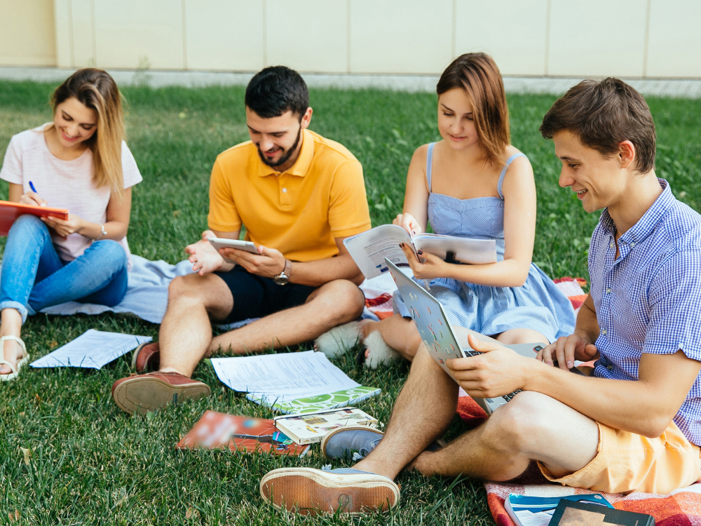 Choosing the Right Medical School Pathway social media 2